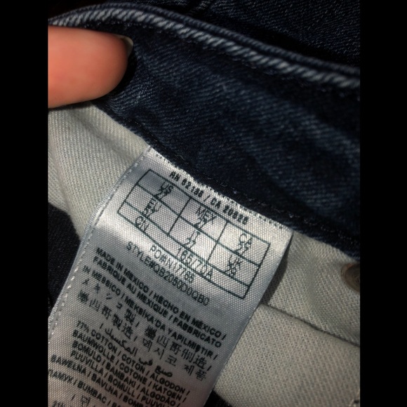 Guess Jeans - Picture 3 of 4